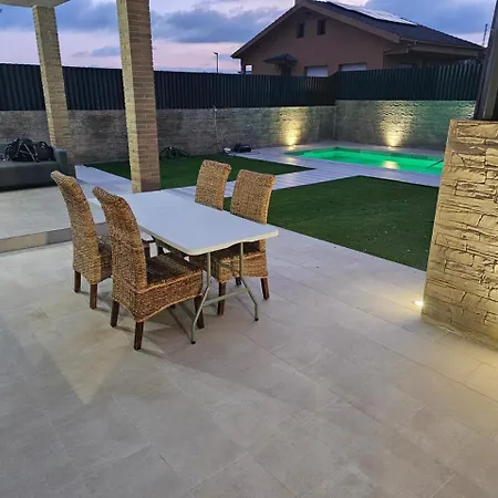Villa Con Toque Lujoso Canyelles (Catalonia)